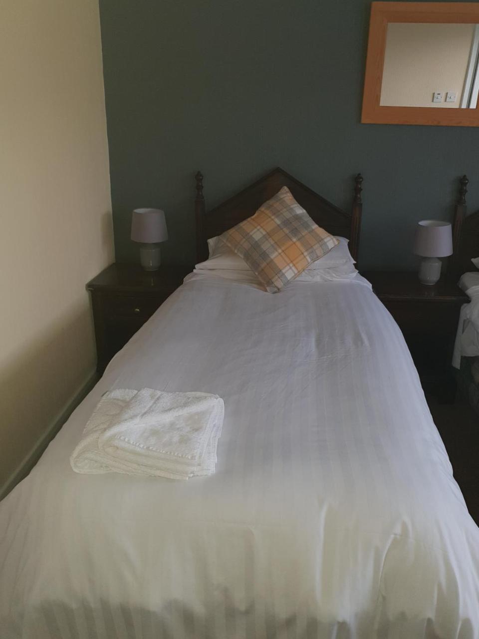 אנן Queensberry Arms Hotel מראה חיצוני תמונה